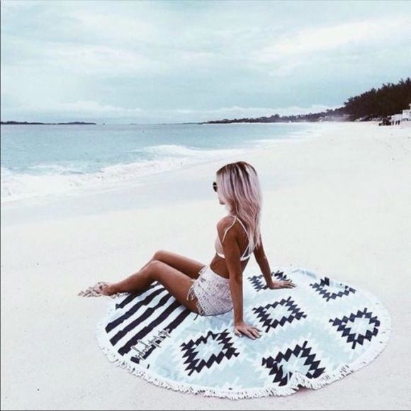 HUGE 60”NWT BEACH BAG NECESSITY - Picture 2 of 8